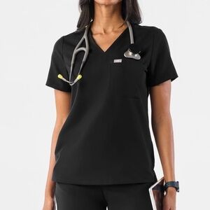 FIGS Catarina Black Nursing Student Doctor Scrub Short Sleeve One Pocket Shirt